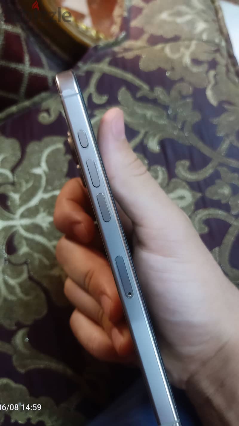 Apple - iPhone 16 Pro Max 3