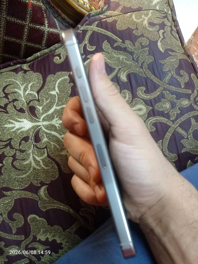 Apple - iPhone 16 Pro Max 5