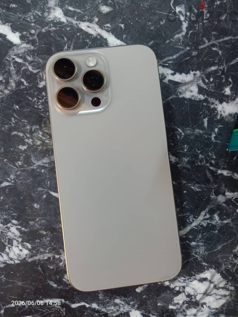 Apple - iPhone 16 Pro Max 7