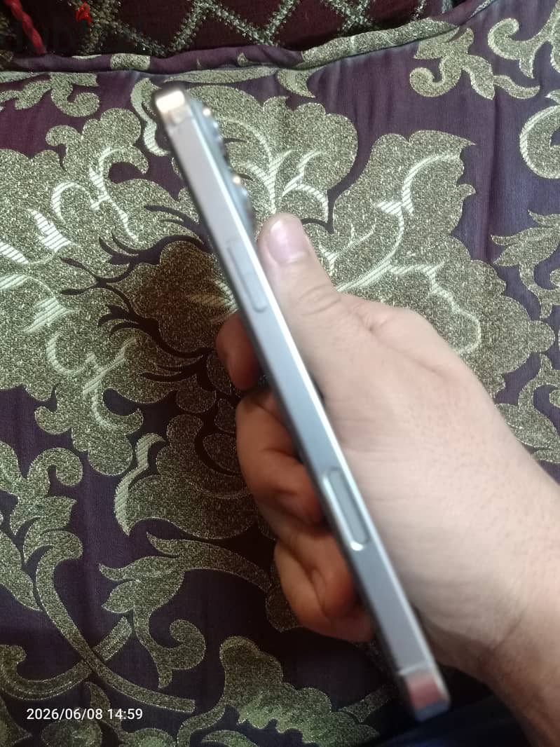 Apple - iPhone 16 Pro Max 8
