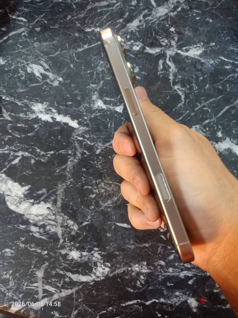Apple - iPhone 16 Pro Max 9