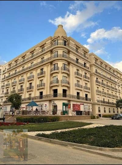 فيو مفتوح وإطلالة بحرية مميزة. . استوديو كورنر 83 متر دور أول في أرقى كمبوند "هايد بارك" التجمع الخامس – استلام فوري!  فرصة استثمارية وسكنية جاهزة. . استوديو فخم بحري بالكامل نصف تشطيب في قلب القاهرة الجديدة!