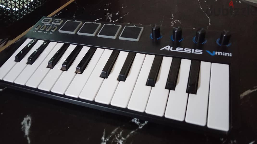 Alesis V Mini 1