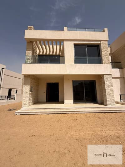 فيلا للبيع من المالك مباشر فى نور بحدائق العاصمة نموذج Q1 بمساحة مبانى 195متر وبجوار مطار العاصمة الجديد
