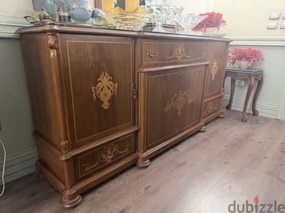 Furniture in excellent condition for sale
