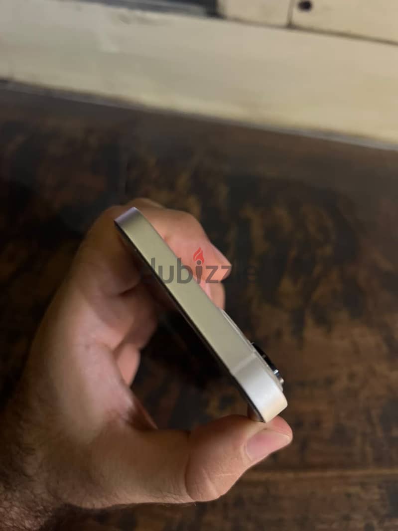 آبل - آيفون 13 4