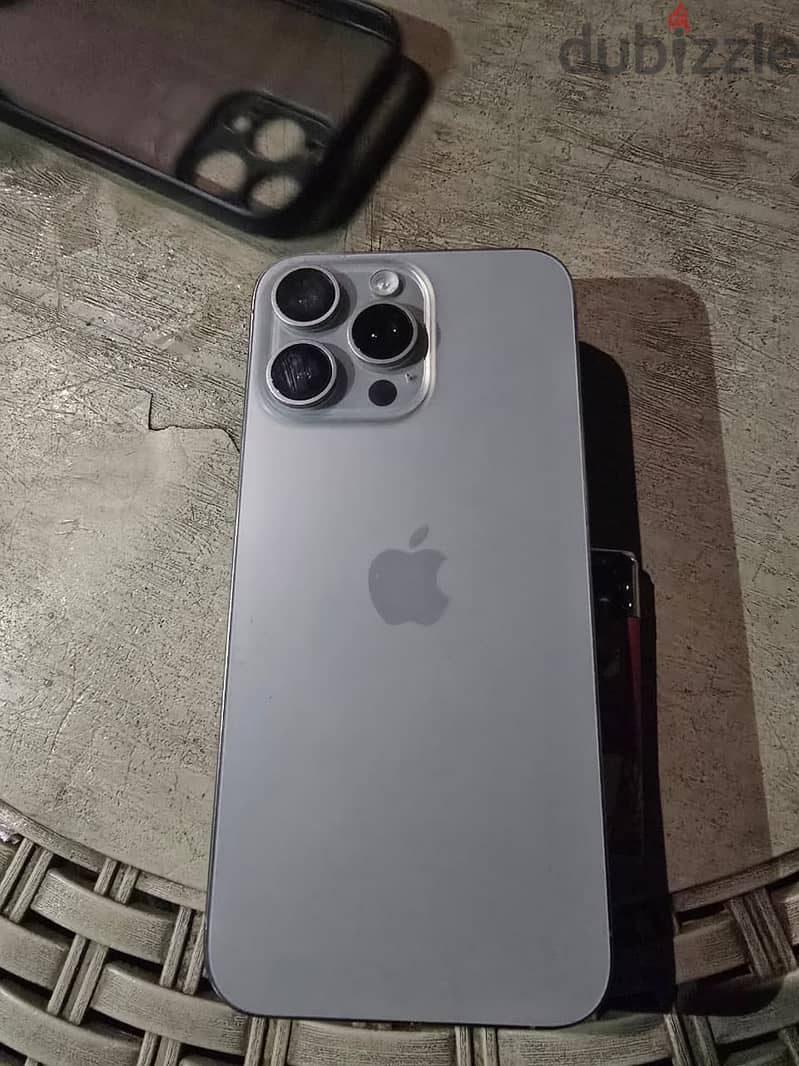 آبل - آيفون 15 برو ماكس 3
