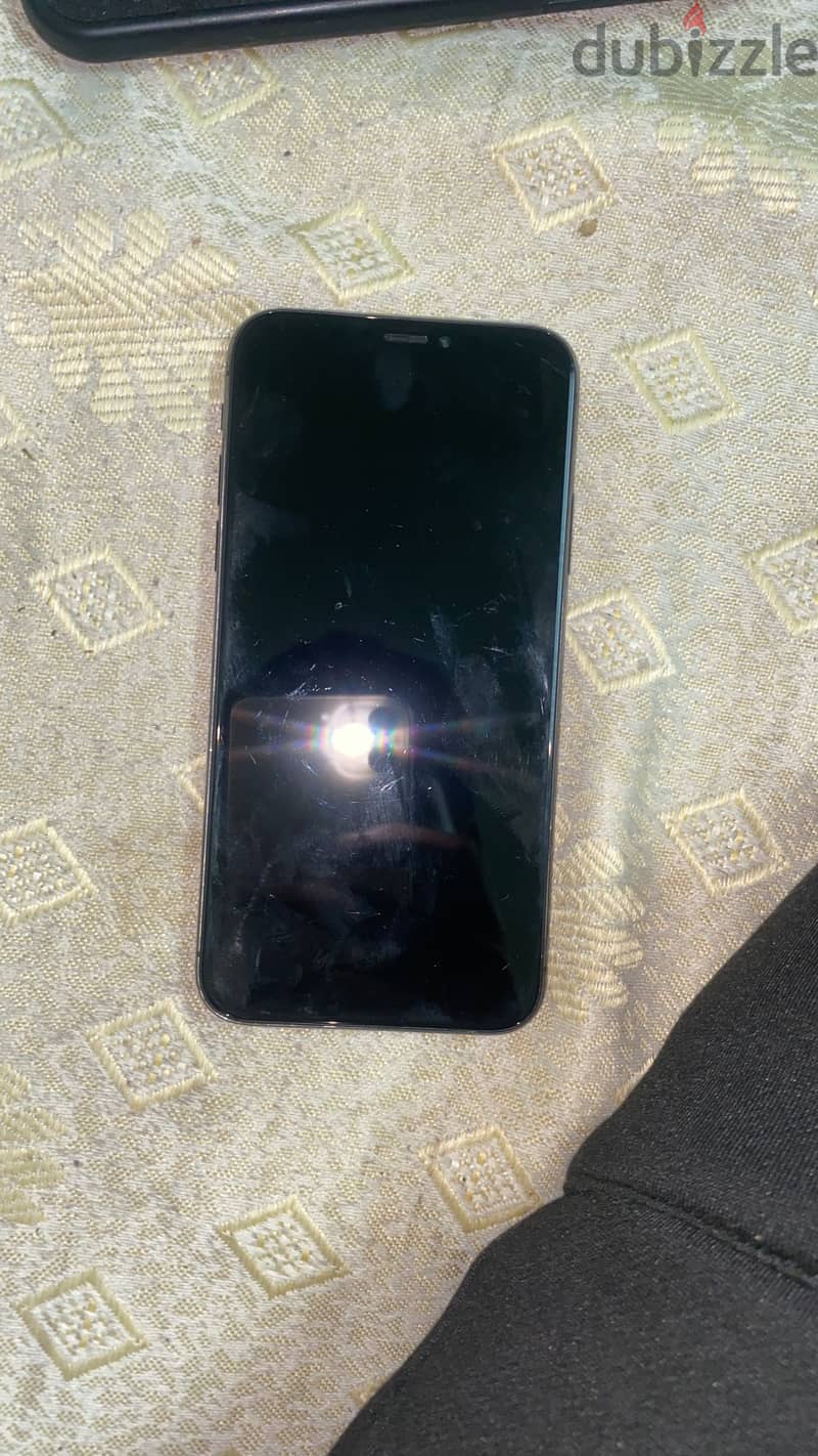Apple - iPhone XS 1