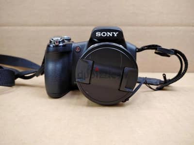 كاميرا Sony DSC-HX1 بحالة ممتازة + 4 بطاريات والملحقات كاملة