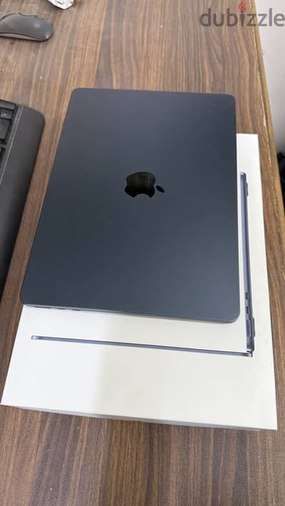 MacBook Air 13 inch 16GB Ram 256GB