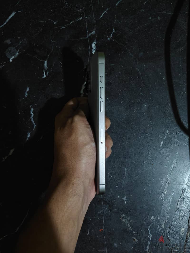 Apple - iPhone 15 Pro Max 4