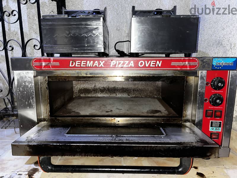 Deemax Pizza Oven 1