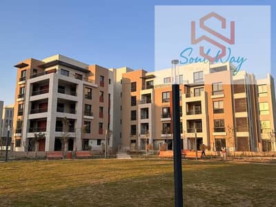 شقة مميزة للبيع في District 5 – Marakez, New Cairo، بموقع مميز فيو مباشرة على الـ Landscape.