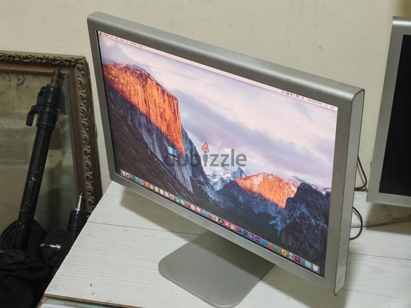 Apple Cinema display 20 inch 1