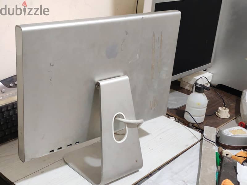 Apple Cinema display 20 inch 7
