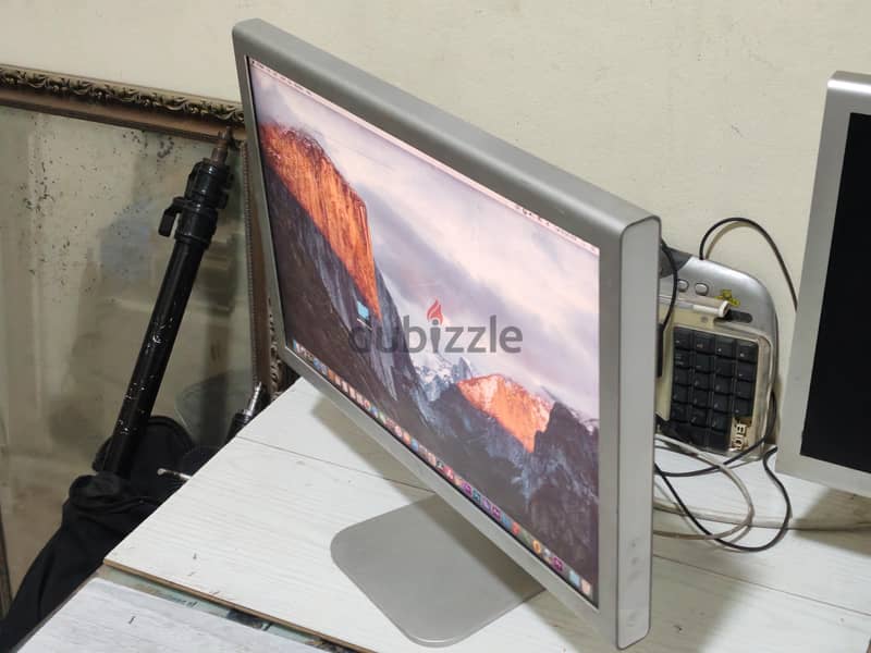 Apple Cinema display 20 inch 1