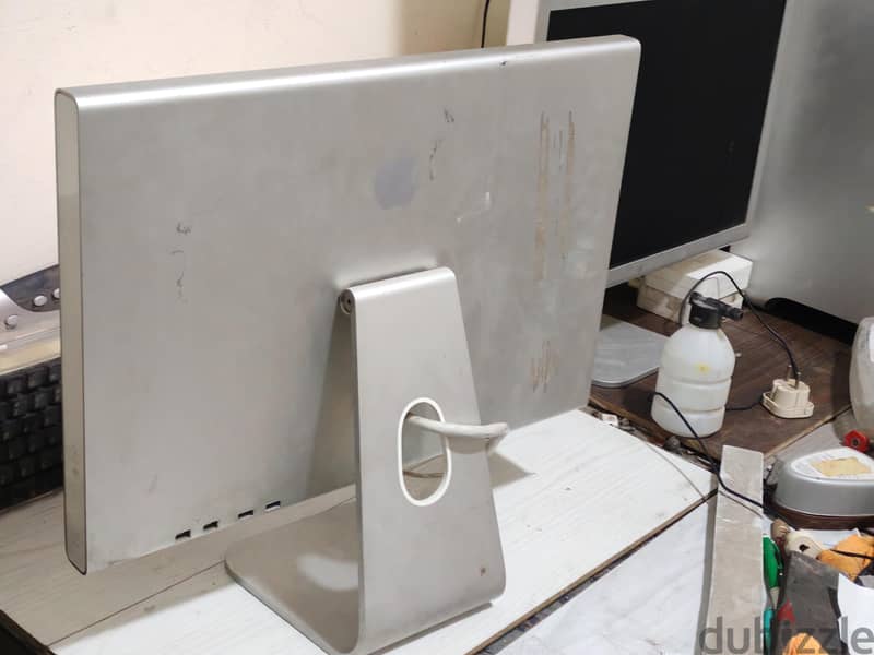 Apple Cinema display 20 inch 5