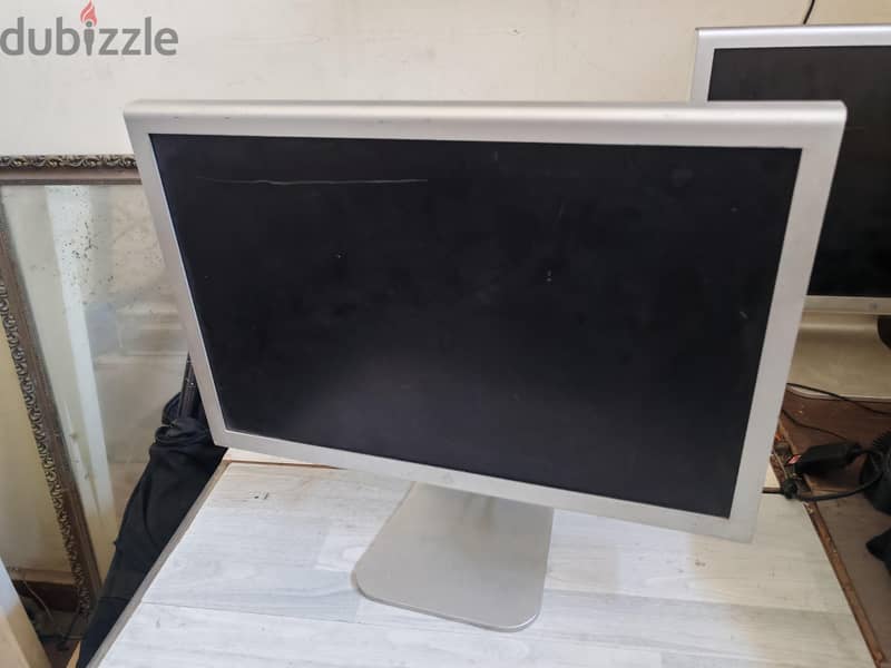 Apple Cinema display 20 inch 7