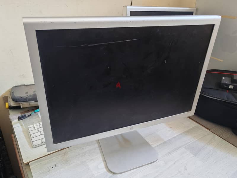 Apple Cinema display 20 inch 10