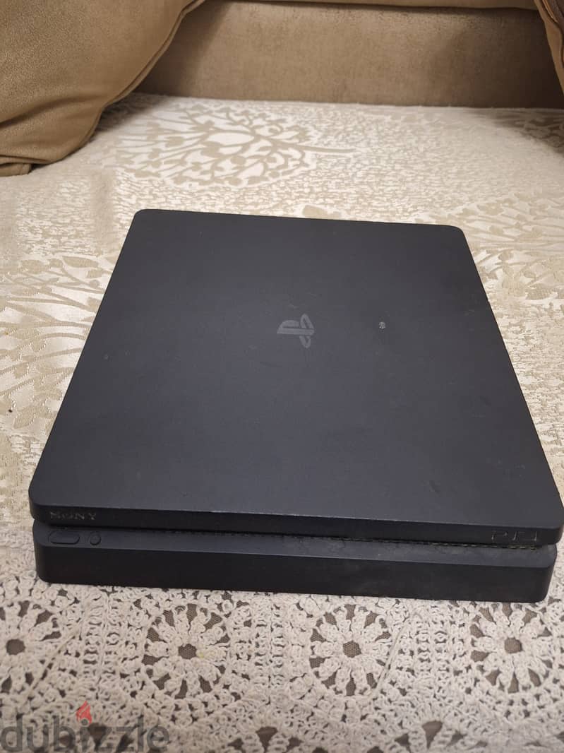 Ps4 slim 1