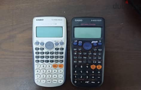 عرض 2 آله حاسبة نوع Fx-82ES PLUS و Fx-570ES Plus