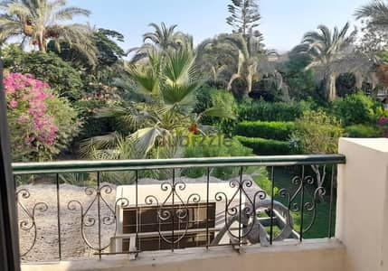 فيلا للبيع تاون هاوس بالعين السخنة بحديقة خاصة بالفرش والأجهزة