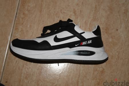 كوتشي جديد بسعر رخيص لسرعة البيع sneaker