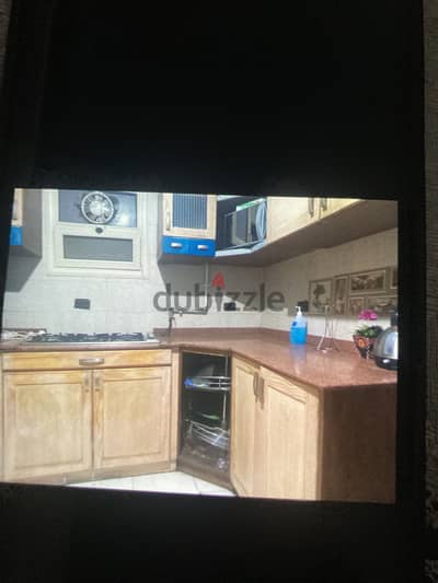 Full kitchen