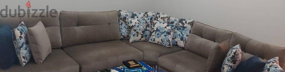 Living room used for 6 months only  غرفه معيشه استخدم ٦ شهور
