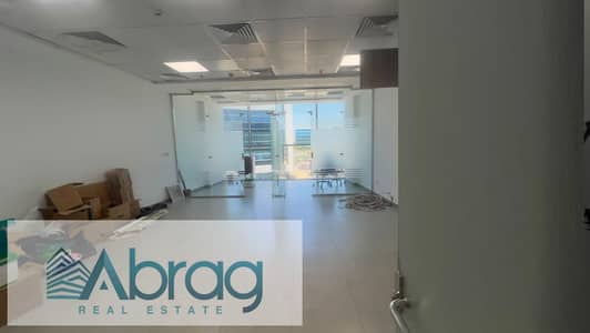 للإيجار مكتب إداري 72م بالتشطيب والتكييفات | Ark Business Park | القرية الذكية