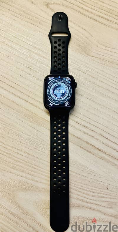 Apple Watch Series 7 (Nike Edition) - المقاس الكبير 45mm - بحالة ممتاز