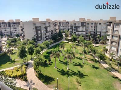  لقطة للايجار بمدينتى في – B12   200 م  بالمطبخ    فيو جاردن