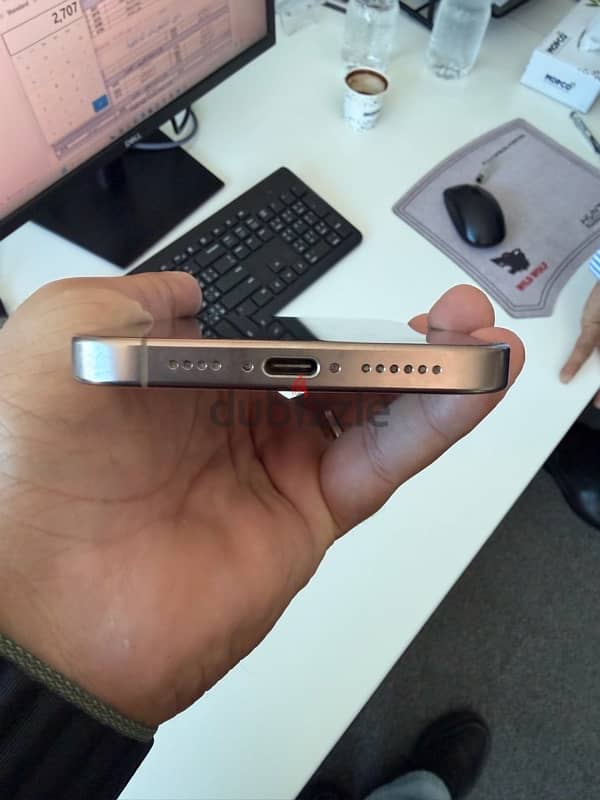 16 Pro Max 256GB 89B 4