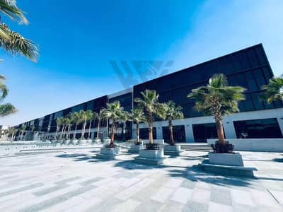للايجار | مقر اداري 270م متشطب بالتكييفات ب ليك فيو - موقع مميز OFFICE 270m in Lake Town Mall - prime location 90th st - Golden Square, fully finished