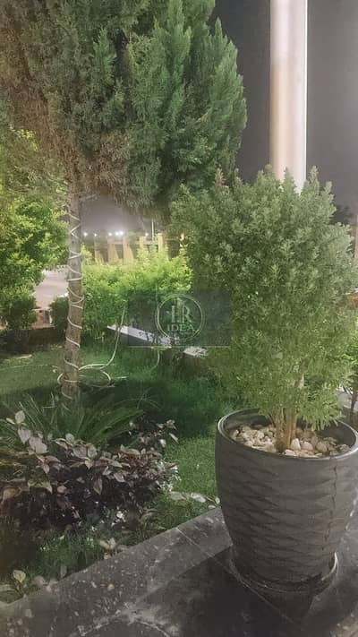 شقه للبيع بڤيلات الياسمين ٢ التجمع الاول تطل على نادى الرقابة الإدارية و نادى القضاة واجهه اماميه