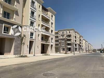 شقة فاخرة 3 غرف نوم للإيجار بتشطيب كامل مع المطبخ والتكييفات في ميفيدا - القاهرة الجديدة