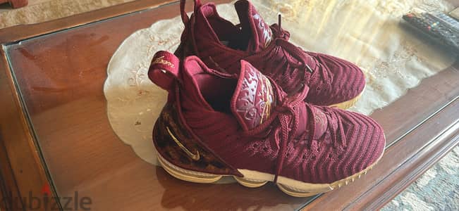 LeBron 16 red king