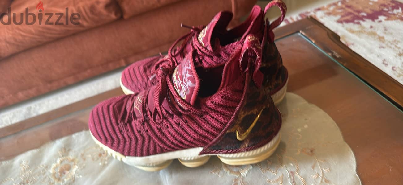 LeBron 16 red king 2