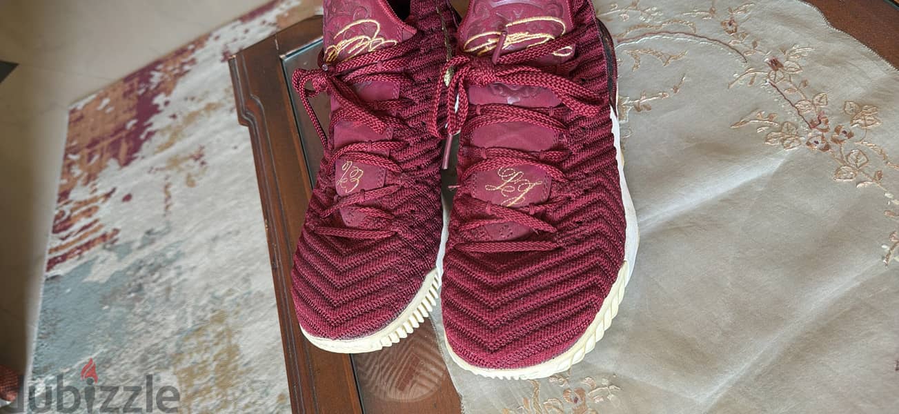 LeBron 16 red king 3