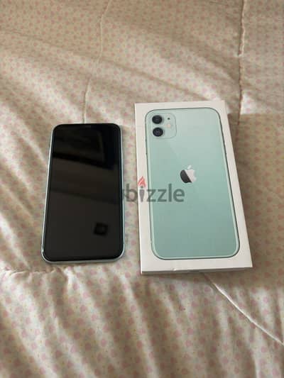 Apple iPhone 11 excellent condition and new screen protector / charger