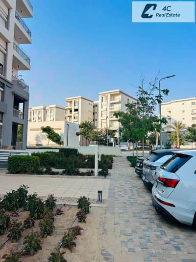 Apartment for sale 191 sq m 3 bedrooms in Hyde Park Compound New Cairo ready to move