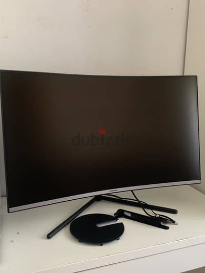 Samsung U32R590 32” 4K Curved – Like New