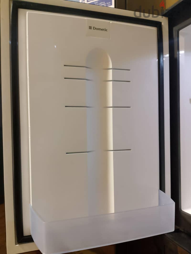 ميني بار Dometic 2