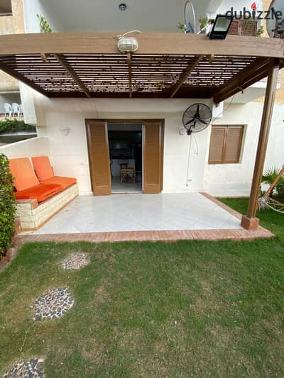 For rent, a ground-floor apartment with 3 rooms