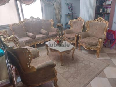 انتريه صالون كامل مستعمل بحاله جيده بالسجاده للبيع