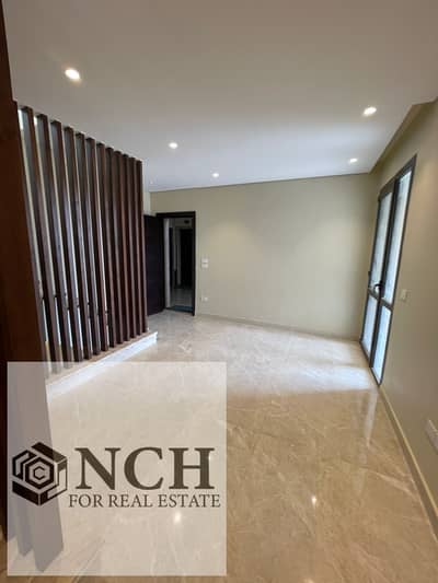 A very unique Triplex Roof for rent in Eastown New Cairo, one of the most prestigious communities by SODIC. Eastown enjoys a prime location close