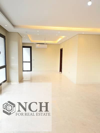 A very unique Triplex Roof for rent in Eastown New Cairo, one of the most prestigious communities by SODIC. Eastown enjoys a prime location close