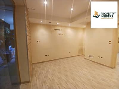 Commercial shop, 160m², near the Hunting Club
