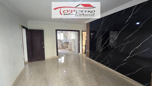 Apartment for sale in Madinaty in B6, in a distinguished location with services and a food court; it has some special finishes.