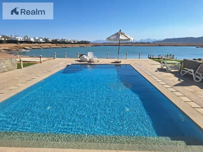 بيت مميز بفيو مفتوح علي اللاجون|white villas